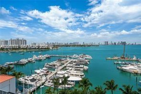 Condo in Miami Beach, Florida, 2 bedrooms  № 2071084