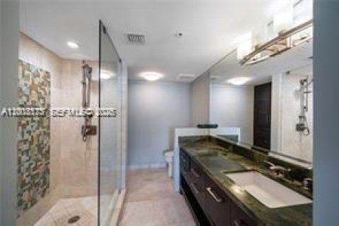 Condo in Miami Beach, Florida, 2 bedrooms  № 2071084 - photo 9