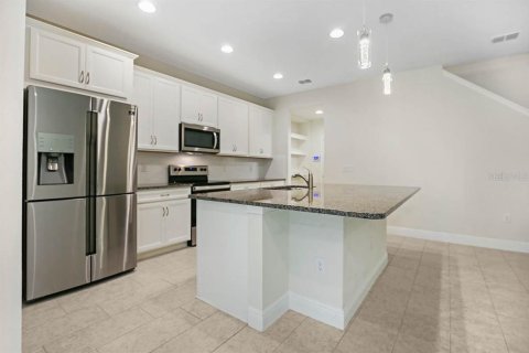 Touwnhouse à louer à Riverview, Floride: 3 chambres, 207.17 m2 № 2156539 - photo 5