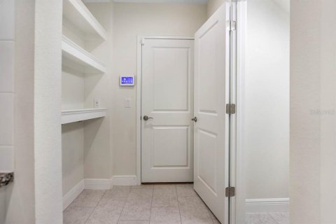Touwnhouse à louer à Riverview, Floride: 3 chambres, 207.17 m2 № 2156539 - photo 7