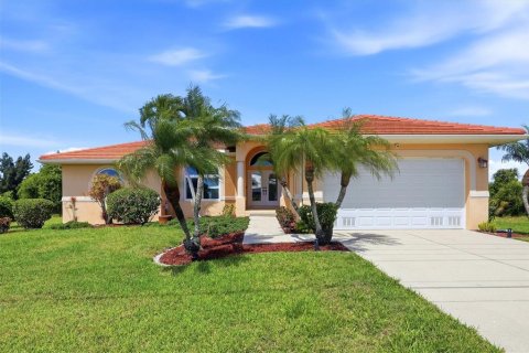House in Placida, Florida 3 bedrooms, 204.94 sq.m. № 2201422 - photo 6