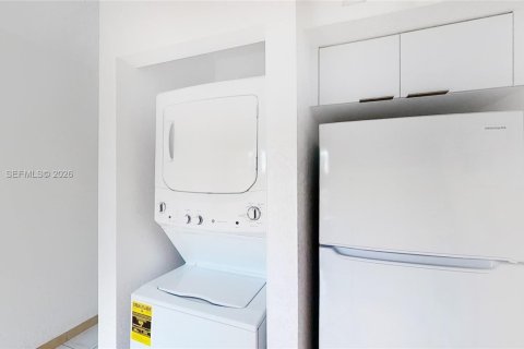 Copropriété à louer à Miami, Floride: 3 chambres, 98.76 m2 № 1997020 - photo 4