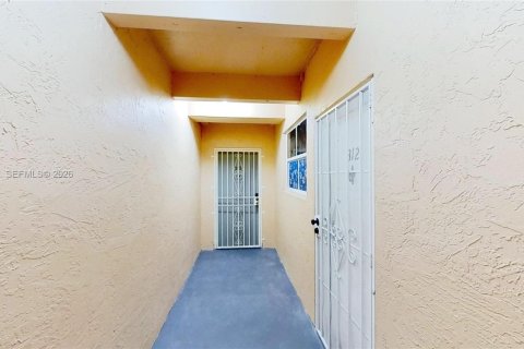Copropriété à louer à Miami, Floride: 3 chambres, 98.76 m2 № 1997020 - photo 19