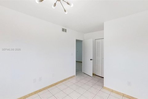 Copropriété à louer à Miami, Floride: 3 chambres, 98.76 m2 № 1997020 - photo 16