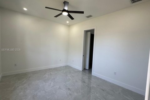 Villa ou maison à vendre à Lehigh Acres, Floride: 3 chambres № 2028814 - photo 19