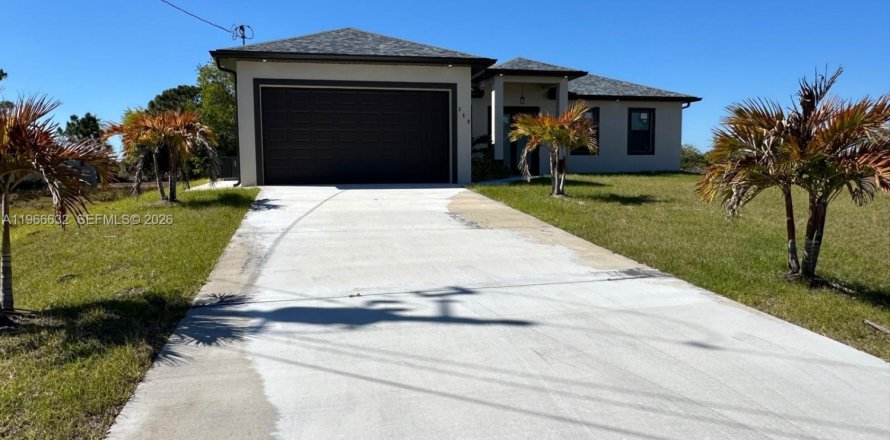 Villa ou maison à Lehigh Acres, Floride 3 chambres № 2028814