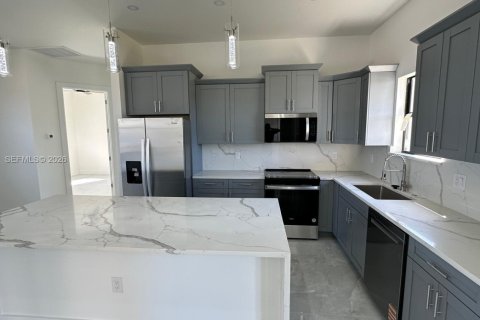 Villa ou maison à vendre à Lehigh Acres, Floride: 3 chambres № 2028814 - photo 10