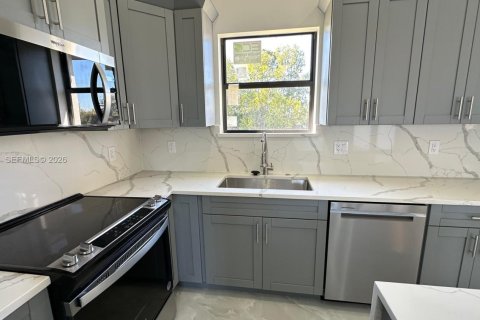 Villa ou maison à vendre à Lehigh Acres, Floride: 3 chambres № 2028814 - photo 8