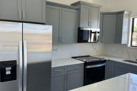 Villa ou maison à vendre à Lehigh Acres, Floride: 3 chambres № 2028814 - photo 15