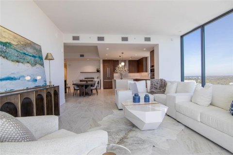 Condo in Saint Petersburg, Florida, 2 bedrooms  № 1793527 - photo 8
