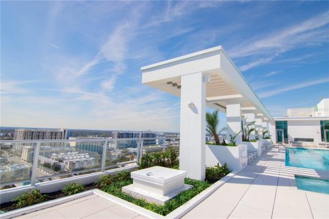 Condo in Saint Petersburg, Florida, 2 bedrooms  № 1793527 - photo 25