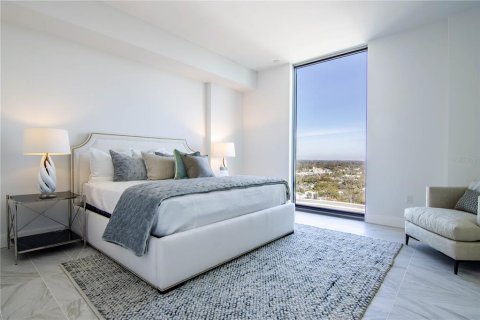Condo in Saint Petersburg, Florida, 2 bedrooms  № 1793527 - photo 9