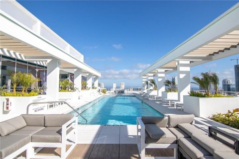 Condo in Saint Petersburg, Florida, 2 bedrooms  № 1793527 - photo 19
