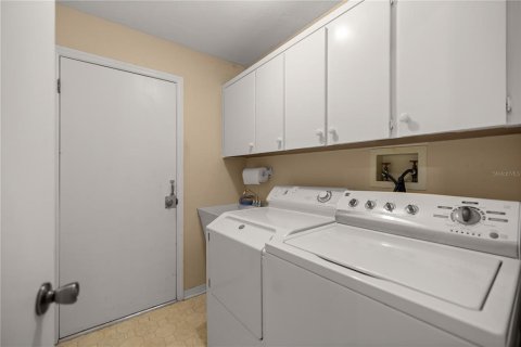 House in Dunnellon, Florida 3 bedrooms, 190.73 sq.m. № 1910350 - photo 23