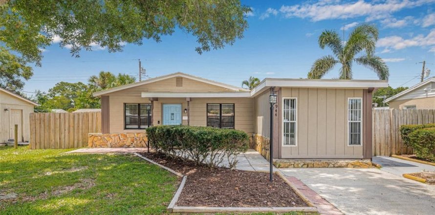 House in Pinellas Park, Florida 3 bedrooms, 89.93 sq.m. № 1803389