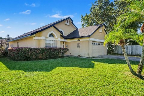 Villa ou maison à vendre à Orlando, Floride: 2 chambres, 124.49 m2 № 2416257 - photo 2