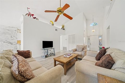 Villa ou maison à vendre à Orlando, Floride: 2 chambres, 124.49 m2 № 2416257 - photo 7