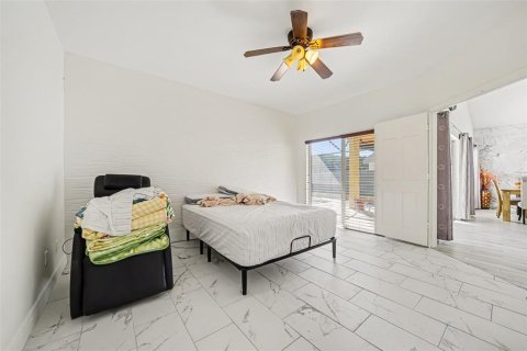 Villa ou maison à vendre à Orlando, Floride: 2 chambres, 124.49 m2 № 2416257 - photo 18