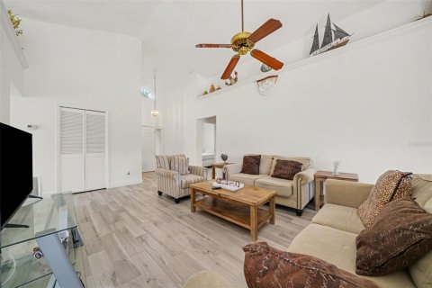 Villa ou maison à vendre à Orlando, Floride: 2 chambres, 124.49 m2 № 2416257 - photo 8