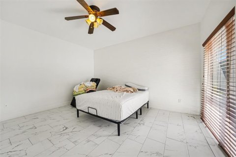 Villa ou maison à vendre à Orlando, Floride: 2 chambres, 124.49 m2 № 2416257 - photo 17