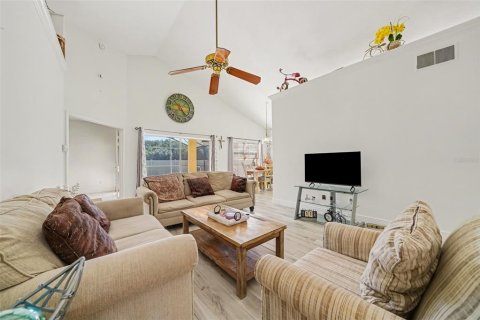 Villa ou maison à vendre à Orlando, Floride: 2 chambres, 124.49 m2 № 2416257 - photo 4