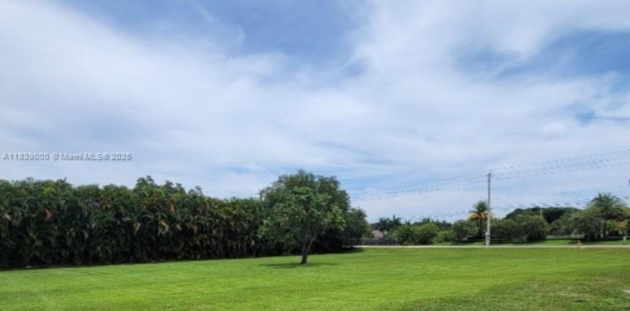 Terreno en Davie, Florida № 1825677