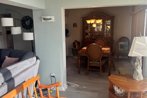 Condominio en alquiler en Punta Gorda, Florida, 2 dormitorios, 144.46 m2 № 1688104 - foto 13