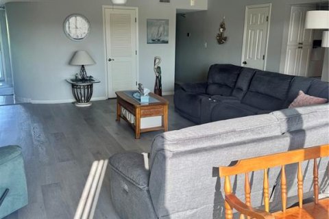 Condominio en alquiler en Punta Gorda, Florida, 2 dormitorios, 144.46 m2 № 1688104 - foto 12