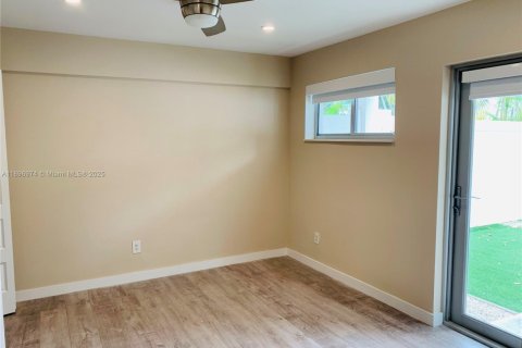 Apartamento en alquiler en Fort Lauderdale, Florida, 1 dormitorio, 616.31 m2 № 1948428 - foto 6