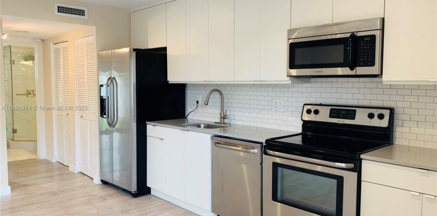 Apartamento en Fort Lauderdale, Florida 1 dormitorio, 616.31 m2 № 1948428