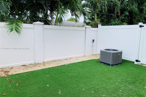 Apartamento en alquiler en Fort Lauderdale, Florida, 1 dormitorio, 616.31 m2 № 1948428 - foto 10