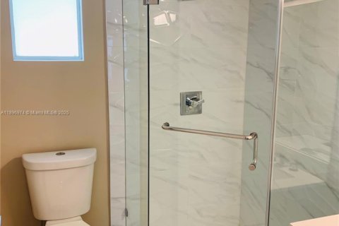 Apartamento en alquiler en Fort Lauderdale, Florida, 1 dormitorio, 616.31 m2 № 1948428 - foto 8