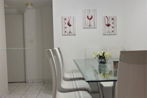 Condominio en venta en Miami, Florida, 2 dormitorios, 71.26 m2 № 1841066 - foto 8