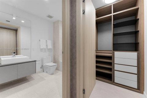 Снять в аренду кондоминиум в Майами, Флорида 3 спальни, 177.63м2, № 2030216 - фото 30