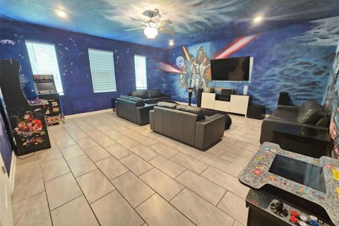 Villa ou maison à vendre à Kissimmee, Floride: 8 chambres, 398.46 m2 № 2414087 - photo 5