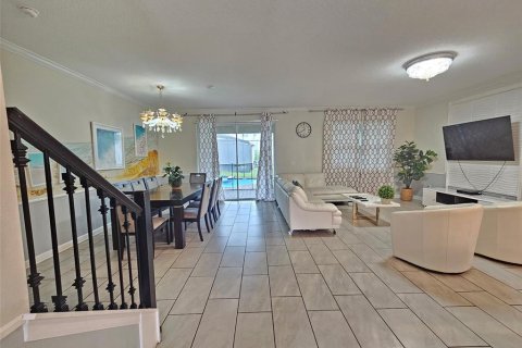 Villa ou maison à vendre à Kissimmee, Floride: 8 chambres, 398.46 m2 № 2414087 - photo 11