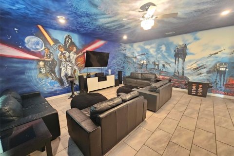 Villa ou maison à vendre à Kissimmee, Floride: 8 chambres, 398.46 m2 № 2414087 - photo 4
