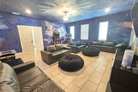 Villa ou maison à vendre à Kissimmee, Floride: 8 chambres, 398.46 m2 № 2414087 - photo 6