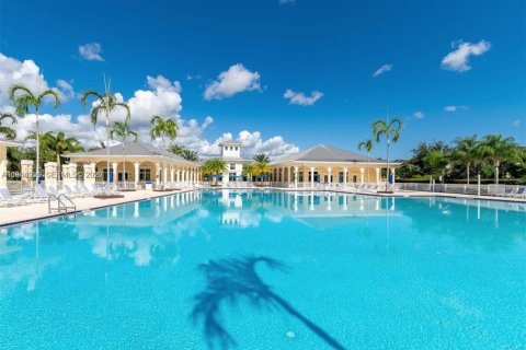 Купить виллу или дом в Хомстед, Флорида 5 спален, 232.63м2, № 2081092 - фото 11