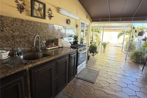 Villa ou maison à louer à Miami, Floride: 3 chambres, 127.93 m2 № 2049792 - photo 10