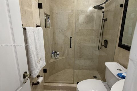 Villa ou maison à louer à Miami, Floride: 3 chambres, 127.93 m2 № 2049792 - photo 15