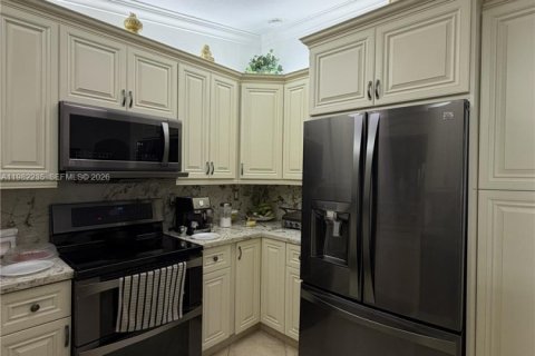 Villa ou maison à louer à Miami, Floride: 3 chambres, 127.93 m2 № 2049792 - photo 7