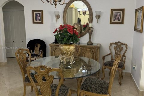 Villa ou maison à louer à Miami, Floride: 3 chambres, 127.93 m2 № 2049792 - photo 13