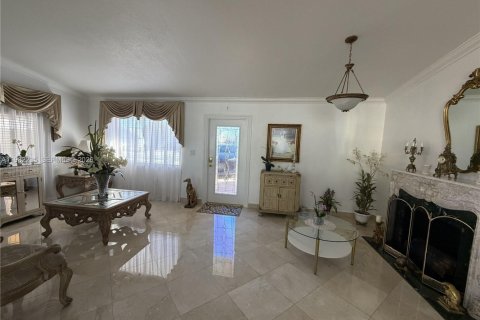 Villa ou maison à louer à Miami, Floride: 3 chambres, 127.93 m2 № 2049792 - photo 4