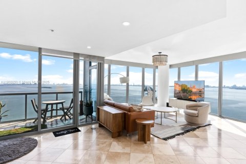 Condo à Miami, Floride, 2 chambres  № 2038904