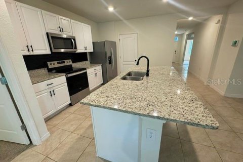 House in DeLand, Florida 3 bedrooms, 156.54 sq.m. № 2428908 - photo 3