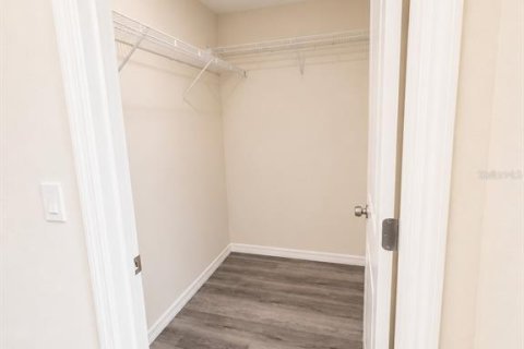 Townhouse in Tampa, Florida 3 bedrooms, 178.19 sq.m. № 2203439 - photo 21