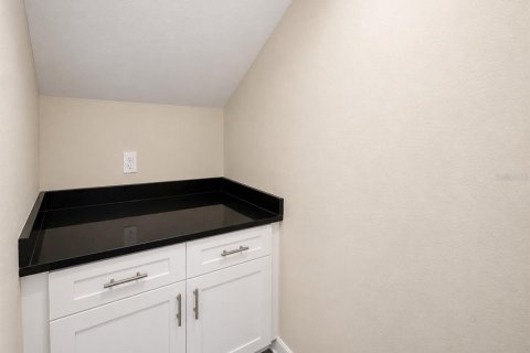 Townhouse in Tampa, Florida 3 bedrooms, 178.19 sq.m. № 2203439 - photo 17