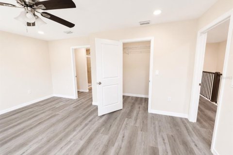 Townhouse in Tampa, Florida 3 bedrooms, 178.19 sq.m. № 2203439 - photo 20