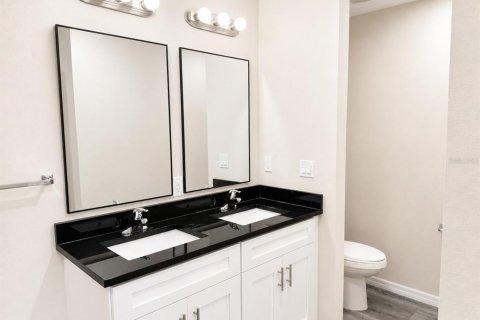 Townhouse in Tampa, Florida 3 bedrooms, 178.19 sq.m. № 2203439 - photo 24
